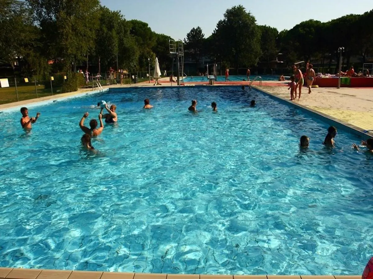 Family Flat In A Residence With 3 Pools - Beahost Bibione 0*,  Włochy